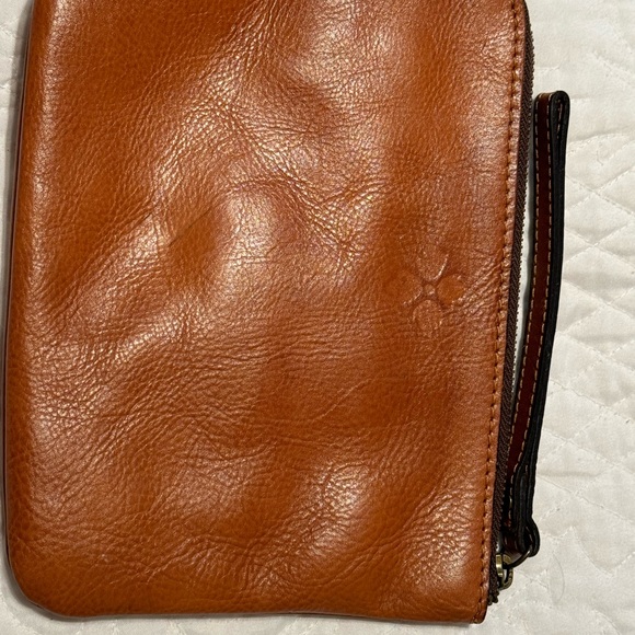 Patricia Nash wristlet. - Picture 2 of 3